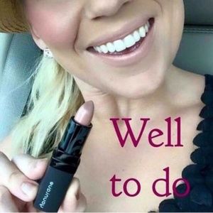 Younique Moodstruck Opulence Lipstick ~ Well to do